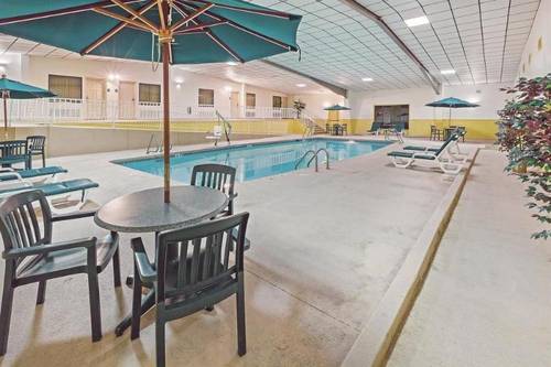 Days Inn & Suites by Wyndham Bartlesville