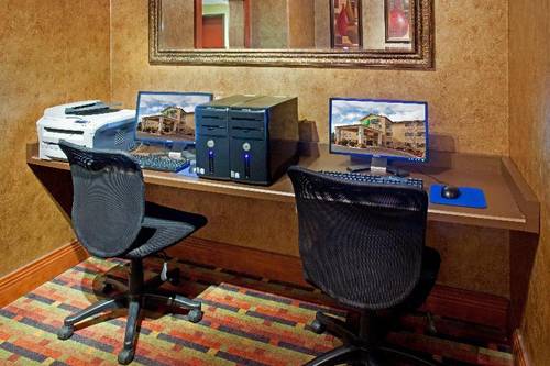 Holiday Inn Express and Suites Colorado Springs No