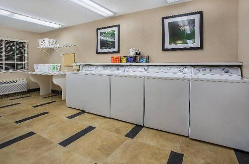 Candlewood Suites Louisville Airport