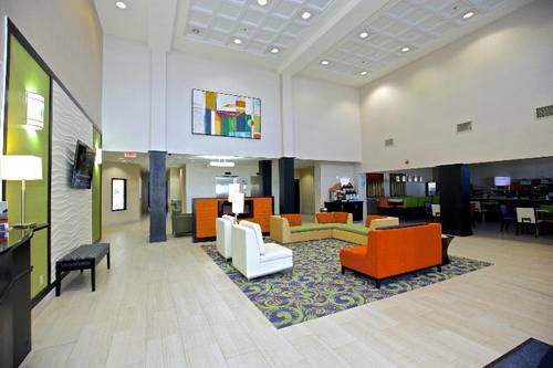 Holiday Inn Express and Suites Duluth Mall Area
