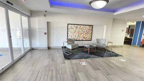 Holiday Inn Express and Suites Decatur