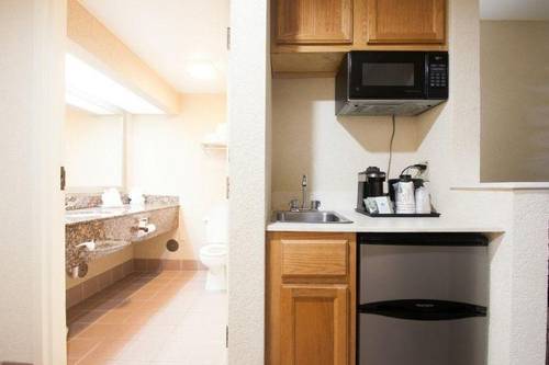 Holiday Inn Hotel and Suites Huntington Civic Aren