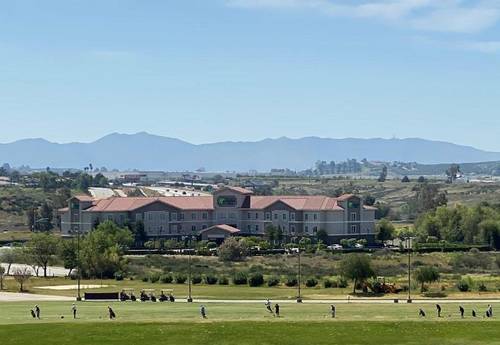 Holiday Inn Express and Suites Beaumont Oak Valley
