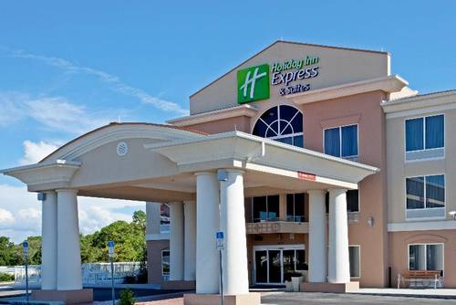 Holiday Inn Express and Suites Brooksville West