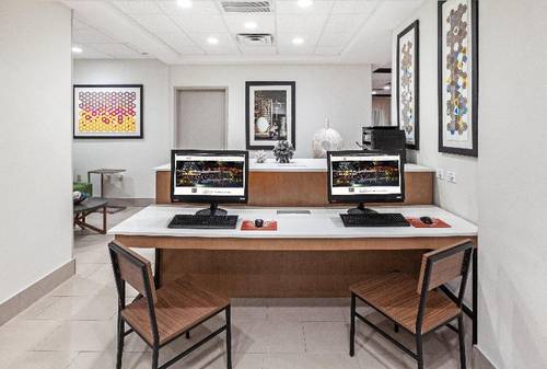 Holiday Inn Express and Suites Baton Rouge East