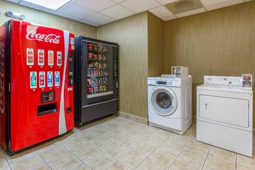 Holiday Inn Express and Suites Bowling Green