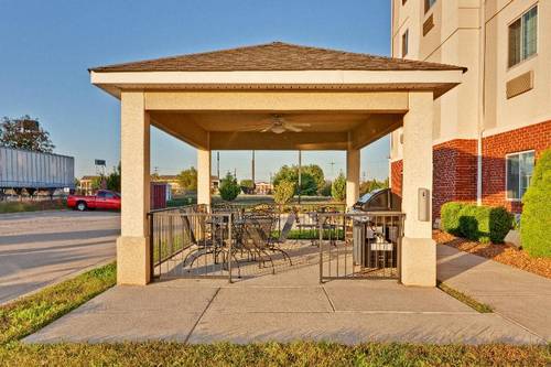 Candlewood Suites Clarksville
