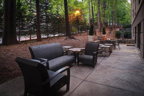 Holiday Inn Express and Suites Atlanta Buckhead