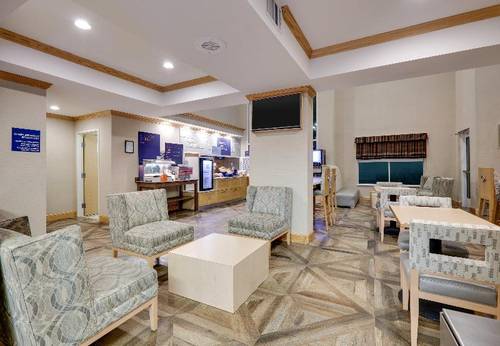 Holiday Inn Express and Suites San Antonio Brooks