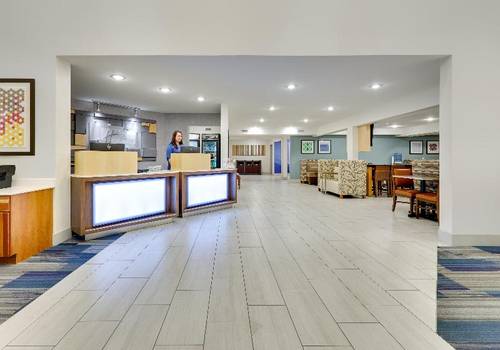 Holiday Inn Express and Suites Scottsbluff Gering