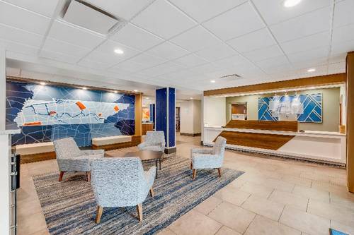 Holiday Inn Express and Suites Nashville Southeast