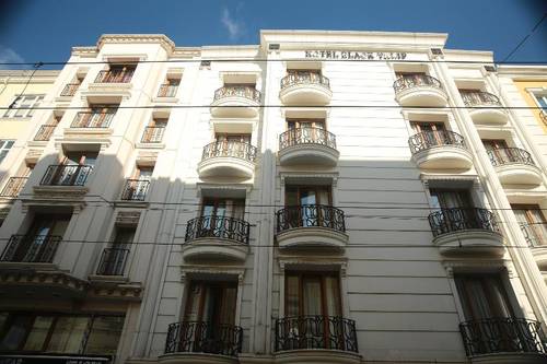 Black Pearl Hotel