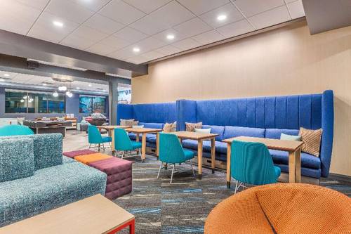 Tru by Hilton Madison West