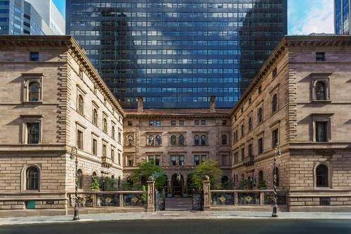 The Towers At Lotte New York Palace