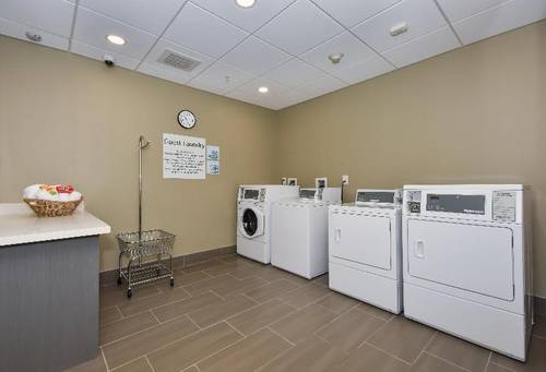 Holiday Inn Express & Suites Charlotte -Ballantyne