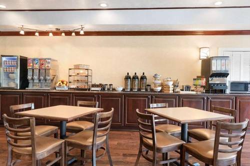 Country Inn Suites By Radisson Savannah Gateway Ga