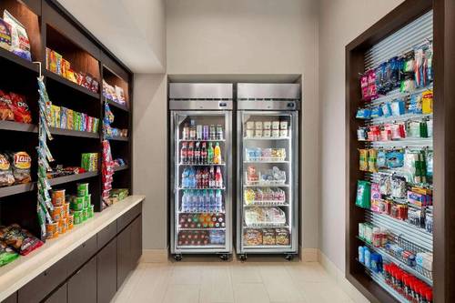 La Quinta Inn Suites By Wyndham Burlington