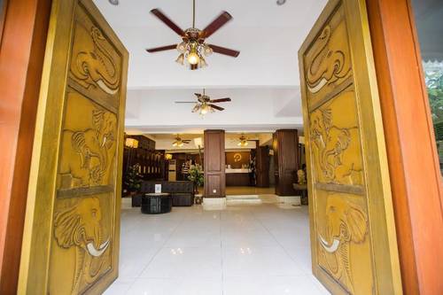 Chiang Roi 7 Days Inn