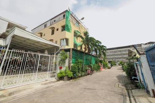 OYO 471 Sunshine Apartment