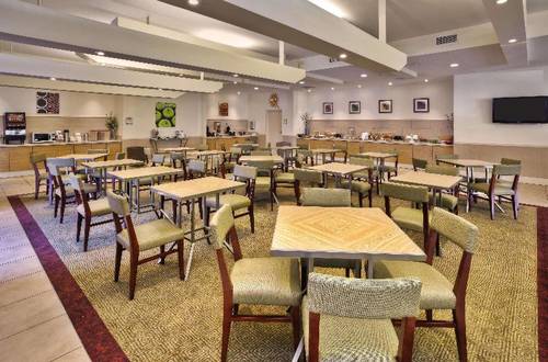 La Quinta Inn Suites By Wyndham Danbury