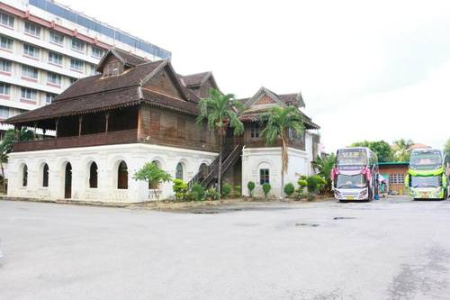 Diamond River Ping Petch Ngam Hotel