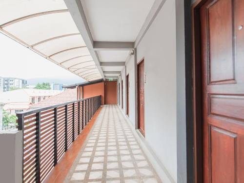 B2 Santitham Hotel