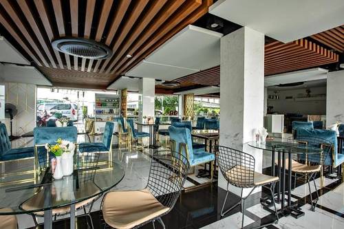 Holatel Hotel Phitsanulok by ZUZU