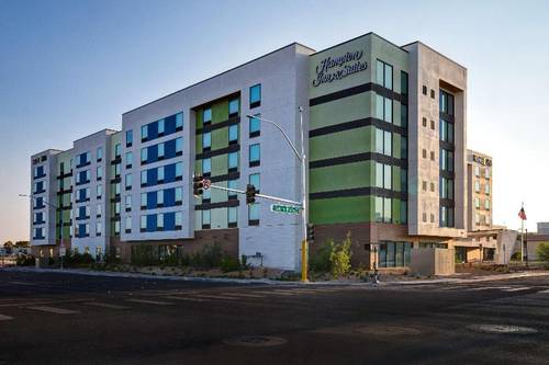 Hampton & Suites Las Vegas Convention Center