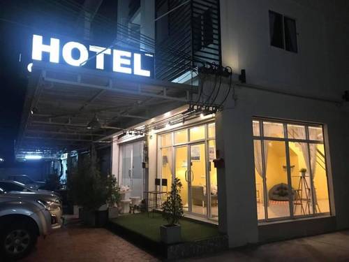 Day II Hotel by ZUZU
