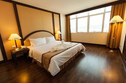 New Season Hotel