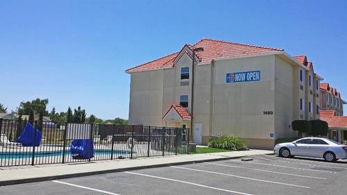 Motel 6 Dixon