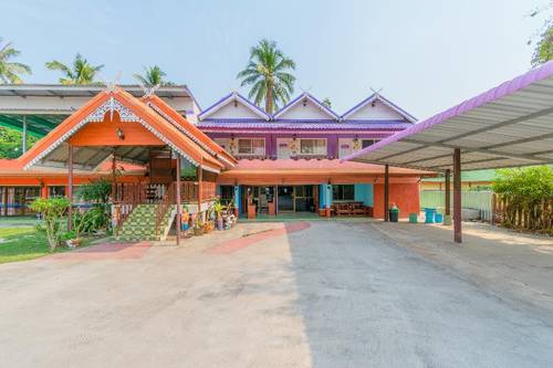 712 Baandin Resort