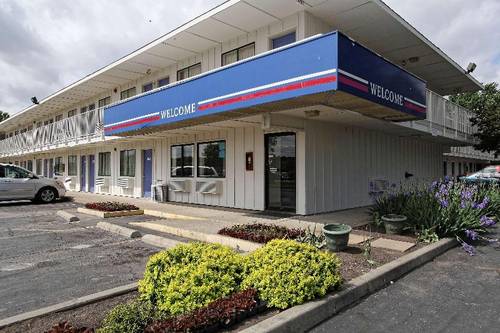 Motel 6 Cleveland West Lorain Amherst