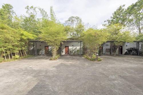757 Black Bamboo Resort