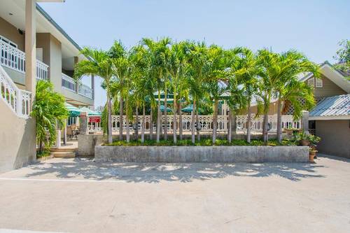 OYO 765 Pom Pom Residence