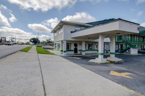 OYO Hotel Douglas GA US-441