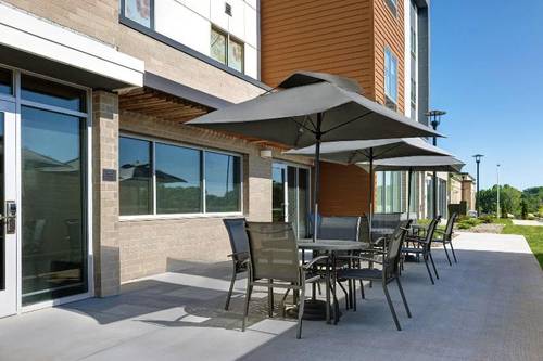 Fairfield Inn & Suites by Marriott Milwaukee Brook