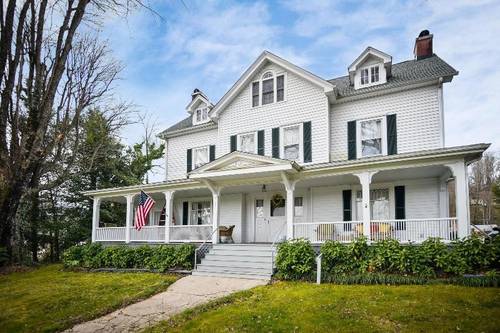 Love Lane Bed & Breakfast