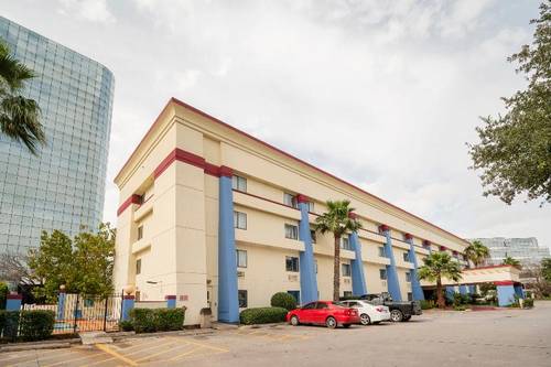 OYO Townhouse Houston Airport North