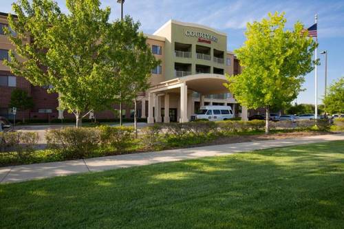 Courtyard By Marriott Dallas Arlington South