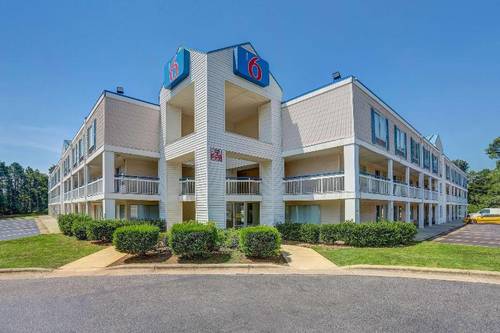Motel 6 Raleigh, NC - North