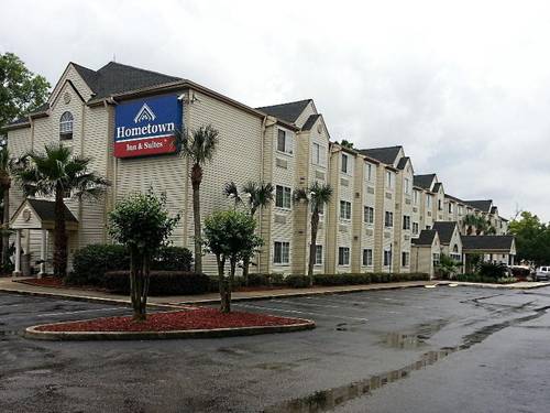 Hometown Inn & Suites Jacksonville - Butler Blvd./