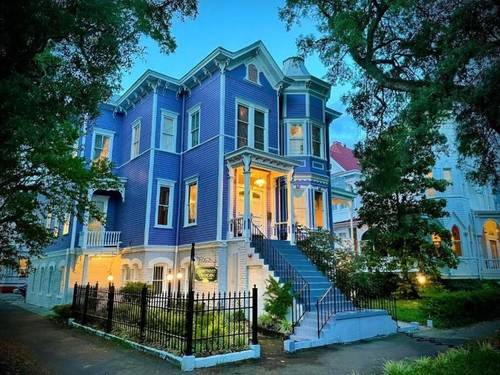 Amethyst Garden Inn