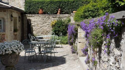 Hostellerie De La Porte Bellon