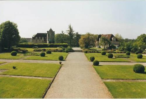 Chateau De Montrame