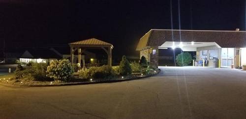 Hometown Inn & Suites