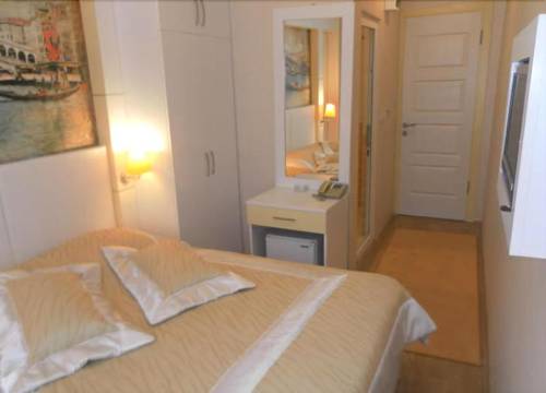 Hotel La White