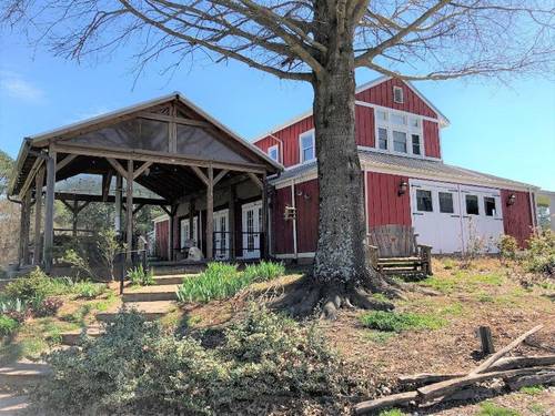 The Farmhouse Inn