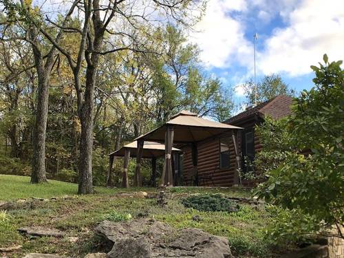 Walnut Waters Bed & Breakfast