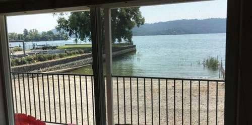 Clear Lake Cottages & Marina